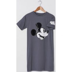 T-shirtowa sukienka Mickey Mouse - Szary. Szare sukienki damskie House, s, z motywem z bajki, bez kołnierzyka, bez rękawów. Za 69,99 zł.
