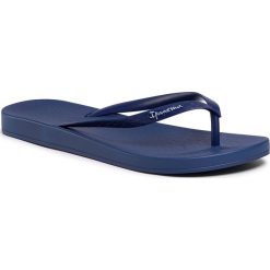 Japonki IPANEMA - Anat Colors Fem 82591 Blue/Navy 24956. Niebieskie klapki damskie Ipanema, bez wzorów, z tworzywa sztucznego, bez obcasa. W wyprzedaży za 49,00 zł.