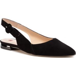 Sandały HÖGL - 9-100102 Black 0100. Czarne klapki damskie HÖGL, bez wzorów, ze skóry, bez obcasa. W wyprzedaży za 389,00 zł.
