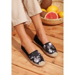 Czarne Espadryle For Keep. Czarne espadryle damskie Born2be, bez wzorów, bez obcasa, na płaskiej podeszwie. Za 49,99 zł.