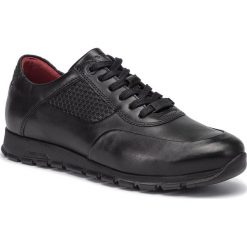 Sneakersy WOJAS - 9078-51 Czarny. Czarne sneakersy męskie Wojas, bez zapięcia. W wyprzedaży za 269,00 zł.