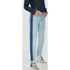 Roxy - Jeansy Cloudy Days. Niebieskie jeansy damskie Roxy. W wyprzedaży za 99,90 zł.