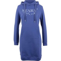 Bluza z nadrukiem bonprix szafirowy z nadrukiem. Niebieskie bluzy damskie bonprix, z nadrukiem, bez rękawów, bez kaptura. Za 89,99 zł.