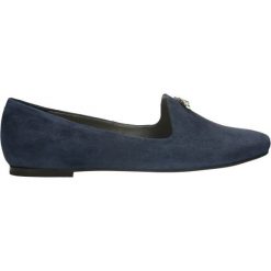 Mokasyny LADY. Niebieskie mokasyny damskie marki Gino Rossi, ze skóry, eleganckie, na płaskiej podeszwie. Za 249,90 zł.
