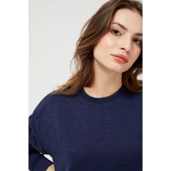 Bluza z motywem serca. Bluzy damskie Moodo, m, bez wzorów, z elastanu, bez rękawów, bez kaptura. Za 79,99 zł.