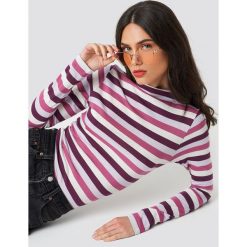 NA-KD Top w paski - Pink,Multicolor. Różowe topy damskie NA-KD, w paski, z jersey, z golfem. W wyprzedaży za 40,38 zł.