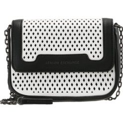 Kopertówki damskie: Armani Exchange MESSENGER Kopertówka bianco/nero