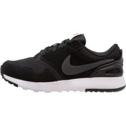 Nike Sportswear VIBENNA Tenisówki i Trampki black/anthracite/safety orange. Czarne trampki męskie marki Nike Sportswear, ze skóry. Za 209,00 zł.