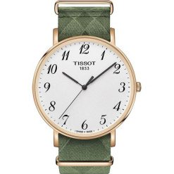 RABAT ZEGAREK TISSOT Everytime Big Gent T109.610.38.032.00. Białe zegarki męskie marki TISSOT, ze stali. W wyprzedaży za 819,00 zł.