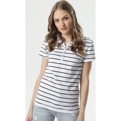 Biały T-shirt Sireiria. Białe koszulki damskie polo Born2be, s, w paski, z krótkim rękawem. Za 39,99 zł.