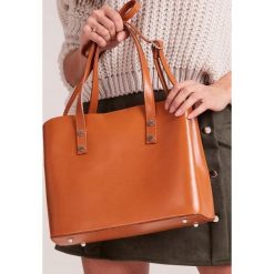 Włoska skórzana torebka shopper bag camel Rovicky TWR-61 - camel. Brązowe torby damskie na zakupy ROVICKY, w paski, ze skóry, klasyczne, na ramię, bez dodatków. Za 279,99 zł.