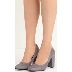 Szare Czółenka Temptress. Szare czółenka damskie Born2be, bez wzorów, na wysokim obcasie, na słupku. Za 79,99 zł.