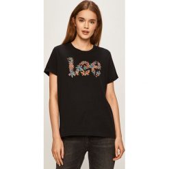 Lee - T-shirt. Czarne bluzki damskie Lee, s, z nadrukiem, z bawełny, z okrągłym kołnierzem. W wyprzedaży za 99,90 zł.