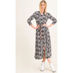 Sukienka koszulowa Pinko Sushi 20201 BLK01 1G14N7 7900. Czarne sukienki damskie Pinko, bez wzorów, z wiskozy, z koszulowym kołnierzykiem, bez rękawów, koszulowe. W wyprzedaży za 889,00 zł.