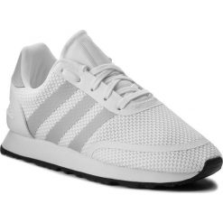 Buty adidas - N-5923 C D96695 Ftwwht/Gretwo/Cblack. Białe półbuty dziewczęce Adidas, na sznurówki. W wyprzedaży za 169,00 zł.