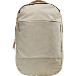 Incase INCASE CITY COMPACT BACKPACK Plecak beige. Brązowe plecaki męskie marki Incase. Za 459,00 zł.