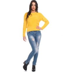 Sweter "Luise" w kolorze musztardowym. Żółte swetry damskie Scarlet Jones, m, bez wzorów, bez rękawów, bez kaptura. W wyprzedaży za 169,95 zł.