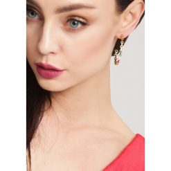 Złote Kolczyki Wane. Żółte kolczyki damskie marki other, złote, na sztyftcie. Za 24,99 zł.