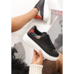Czarne Sneakersy Wembley. Czarne buty sportowe damskie Renee, ze skóry. Za 89,99 zł.