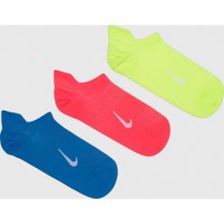 Nike - Skarpetki (3-Pack). Białe skarpetki damskie marki Nike, z elastanu. W wyprzedaży za 37,90 zł.