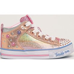 Skechers - Trampki dziecięce. Różowe trampki dziewczęce Skechers, bez wzorów, z gumy, na sznurówki. Za 259,90 zł.
