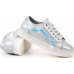 SHELOVET szare Casualowe Obuwie Damskie. Szare buty sportowe damskie SHELOVET, z aplikacjami, młodzieżowe. Za 64,90 zł.