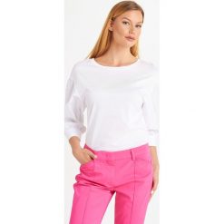 BLUZKA SAX Weekend Max Mara. Bluzki damskie Weekend Max Mara, l, bez wzorów, eleganckie, bez kołnierzyka, bez rękawów. Za 449,00 zł.