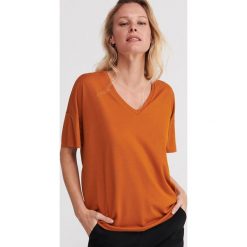 T-shirt oversize - Brązowy. Pomarańczowe t-shirty damskie Reserved, s, bez wzorów, bez kołnierzyka. Za 59,99 zł.