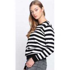 Czarno-Biały Sweter Lean On Me. Białe swetry klasyczne damskie Born2be, l. Za 59,99 zł.
