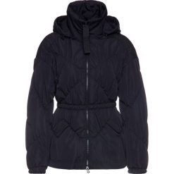 Kurtka puchowa Emporio Armani 6G2B89 2NUYZ 0927. Niebieskie kurtki damskie Emporio Armani, bez wzorów, z puchu, bez kaptura. W wyprzedaży za 589,00 zł.