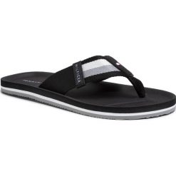 Japonki TOMMY HILFIGER - Sporty Corporate Beach Sandal FM0FM02754 Black BDS. Czarne klapki męskie TOMMY HILFIGER, bez wzorów, ze skóry. Za 179,00 zł.