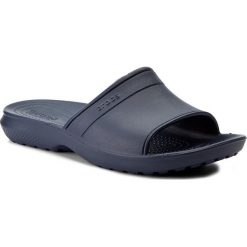 Klapki CROCS - Classic Slide 204067 Navy. Niebieskie klapki damskie Crocs, bez wzorów, z tworzywa sztucznego, bez obcasa. Za 89,00 zł.
