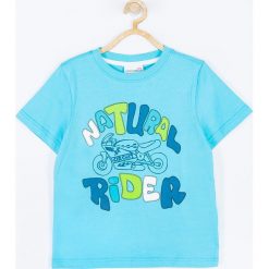 Coccodrillo - T-shirt dziecięcy 92-122 cm. Zielone t-shirty chłopięce marki COCCODRILLO, z nadrukiem, z dzianiny, bez rękawów. Za 35,90 zł.