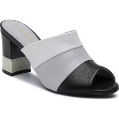 Klapki LORETTA VITALE - 8735-082-445 Black Ma. Szare klapki damskie marki Loretta Vitale, bez wzorów, ze skóry, bez obcasa, na obcasie. Za 279,00 zł.