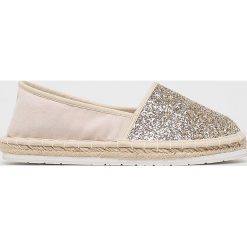 Marco Tozzi - Espadryle. Espadryle damskie Marco Tozzi, bez wzorów, z materiału, bez obcasa, na obcasie. W wyprzedaży za 99,90 zł.