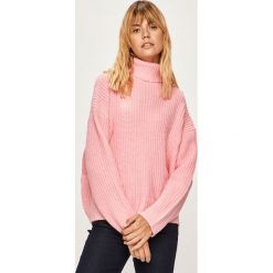 Silvian Heach - Sweter. Różowe swetry damskie Silvian Heach, s, bez wzorów, z elastanu, z krótkim rękawem. Za 379,90 zł.