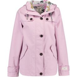 Tom Joule WITH TRENCH DETAILS Kurtka przeciwdeszczowa soft lilac. Czerwone bomberki damskie Tom Joule, z bawełny. Za 419,00 zł.