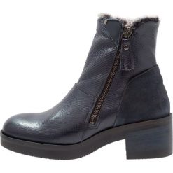 Lilimill Botki na platformie alce notte. Niebieskie buty zimowe damskie marki lilimill, z materiału, na platformie. W wyprzedaży za 382,85 zł.
