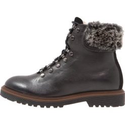 Botki damskie lity: Pier One Botki sznurowane black