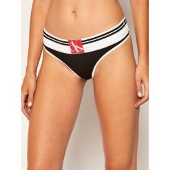 Stringi Calvin Klein Underwear 000QF6050E. Czarne stringi damskie Calvin Klein Underwear, xs, bez wzorów. W wyprzedaży za 69,00 zł.