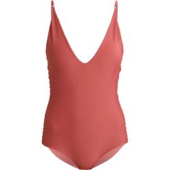 Mikoh RIO Kostium kąpielowy lychee. Różowe stroje kąpielowe damskie marki Mikoh, xl, bez wzorów, z elastanu. W wyprzedaży za 767,20 zł.