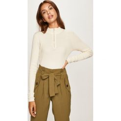 Vero Moda - Sweter. Pomarańczowe swetry damskie Vero Moda, s, bez wzorów, z wiskozy, bez rękawów, bez kaptura. Za 119,90 zł.
