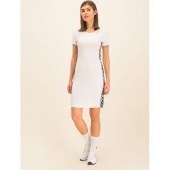 Sukienka letnia Armani Exchange 3HYABN YJ90Z 1100. Białe sukienki damskie Armani Exchange, na lato, xs, bez wzorów, z elastanu, bez kołnierzyka, bez rękawów. W wyprzedaży za 339,00 zł.