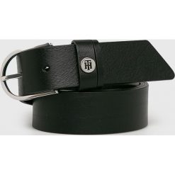 Tommy Hilfiger - Pasek skórzany. Niebieskie paski damskie TOMMY HILFIGER, w paski, ze skóry. Za 219,90 zł.