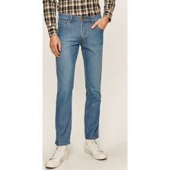 Wrangler - Jeansy Larston. Niebieskie jeansy męskie Wrangler, bez wzorów. W wyprzedaży za 239,90 zł.