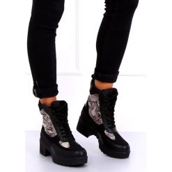 Botki damskie czarne 99-58 Snake Skin. Czarne botki damskie ButyModne, ze skóry ekologicznej, na wysokim obcasie, na sznurówki. W wyprzedaży za 209,00 zł.