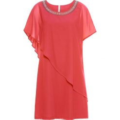Sukienka z aplikacjami bonprix koralowy. Różowe sukienki damskie bonprix, z aplikacjami, z tkaniny, bez kołnierzyka, bez rękawów, rozkloszowane. Za 129,99 zł.