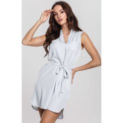 Szara Sukienka Sit Through. Szare sukienki damskie other, xl, bez wzorów, klasyczne, z klasycznym kołnierzykiem, bez rękawów, mini, rozkloszowane. Za 69,99 zł.