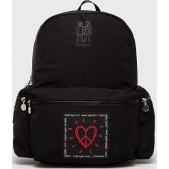 Desigual - Plecak. Czerwone plecaki damskie Desigual, z nadrukiem, z poliesteru. W wyprzedaży za 239,90 zł.