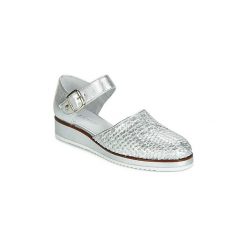Derby Regard RIXIPI V2 TRES METALCRIS PLATA. Szare półbuty damskie Regard, bez wzorów, bez obcasa, bez zapięcia. W wyprzedaży za 527,20 zł.
